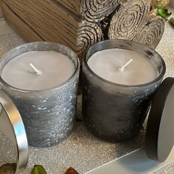 SCENT UNLEASHED, HAND POURED SCENTED CANDLES, CEDARWOOD JUNIPER & TOBACCO. - Picture 3 of 5